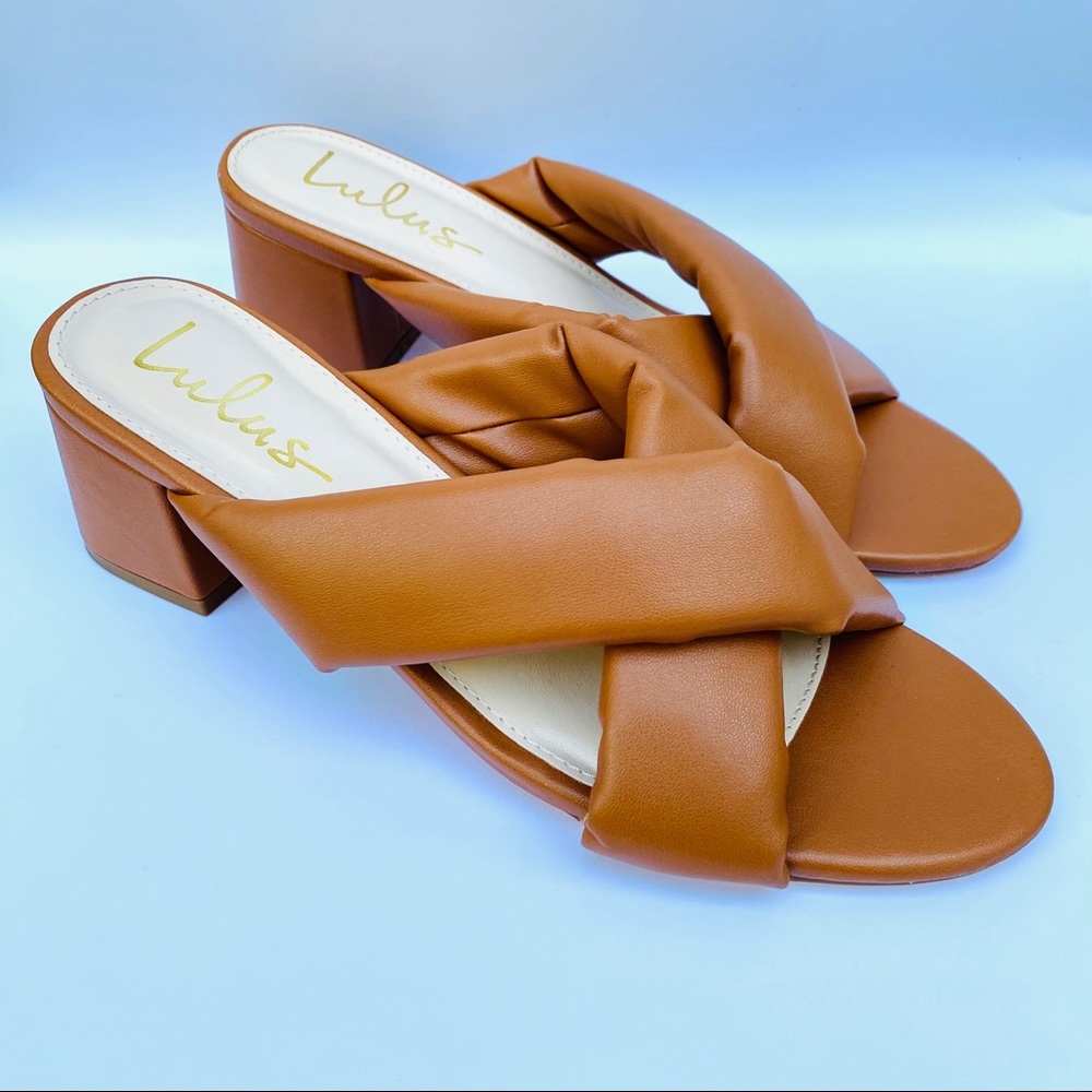 Lulu's Puffy Cross Slides sandals size 8